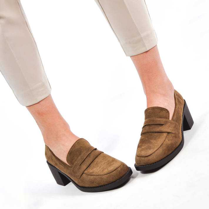 Καμηλό σουέντ loafer