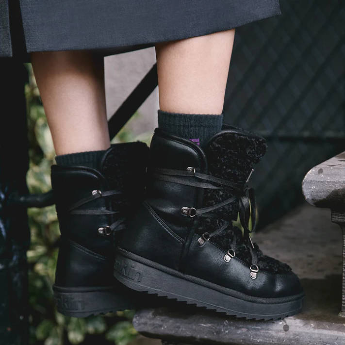 Black fur lined bootie