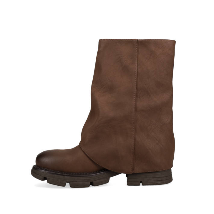 Καφέ μποτάκι με γκέτα