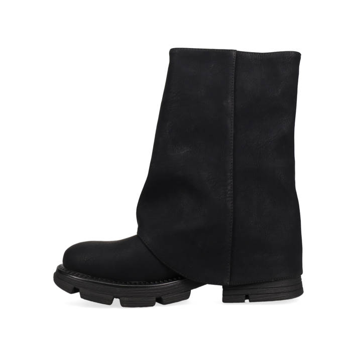 Black bootie with gaiter