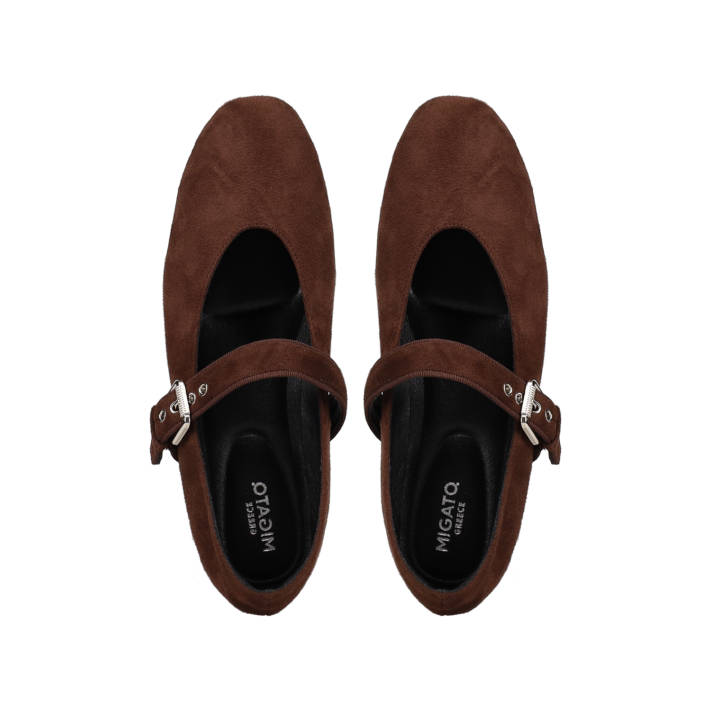 Brown ballet flat