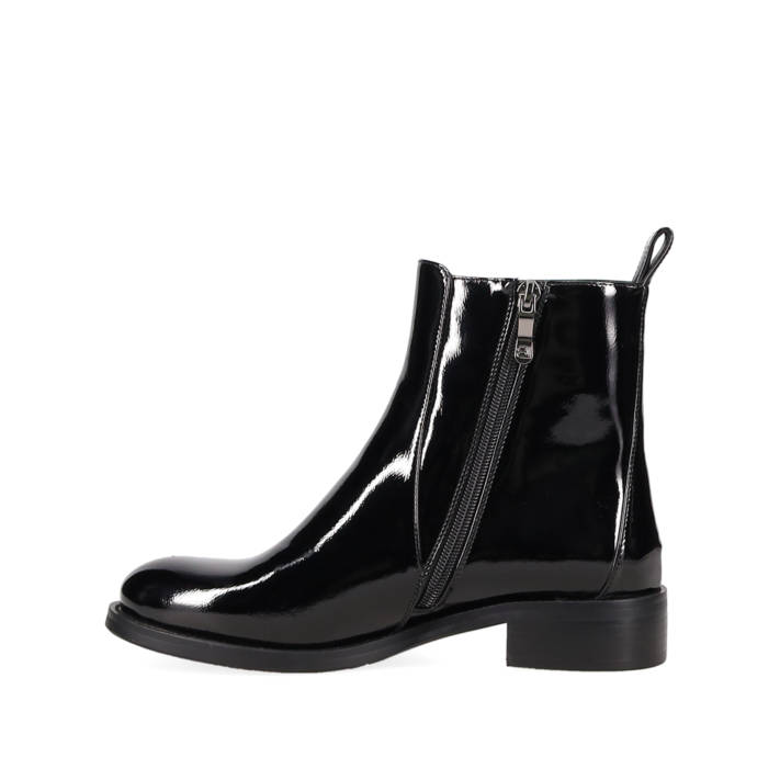 Μαύρο μποτάκι λουστρίνι