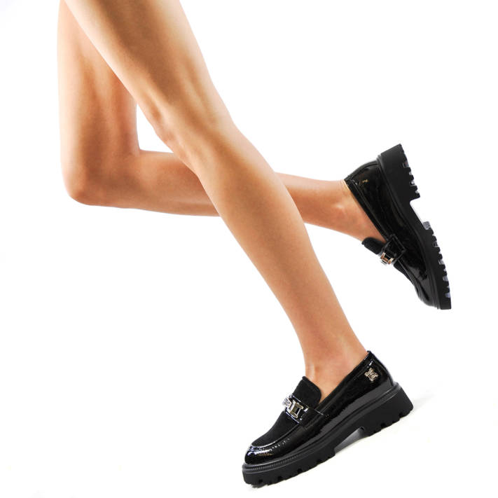 Μαύρο loafer λουστρίνι