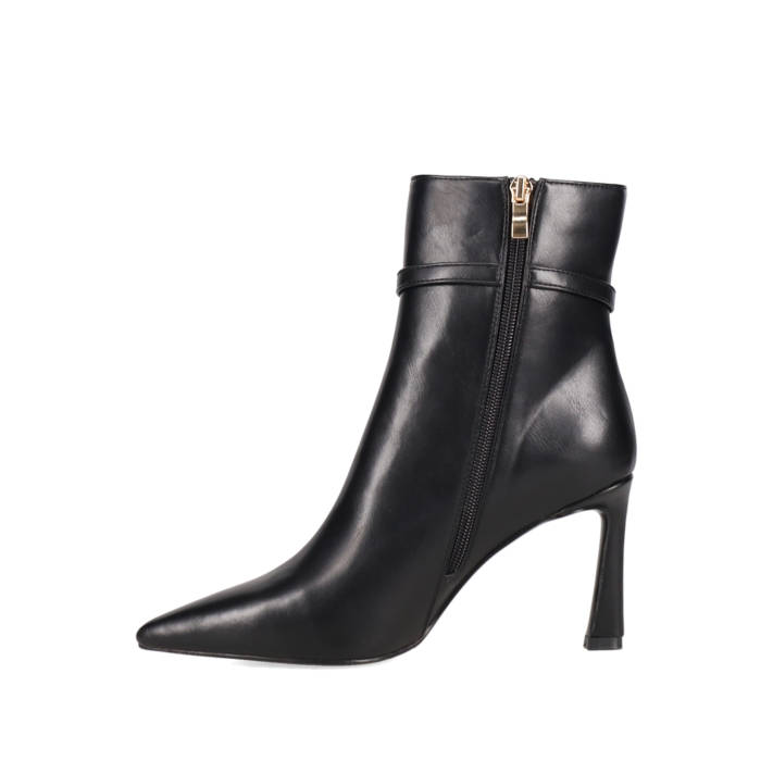 Μαύρο μποτάκι