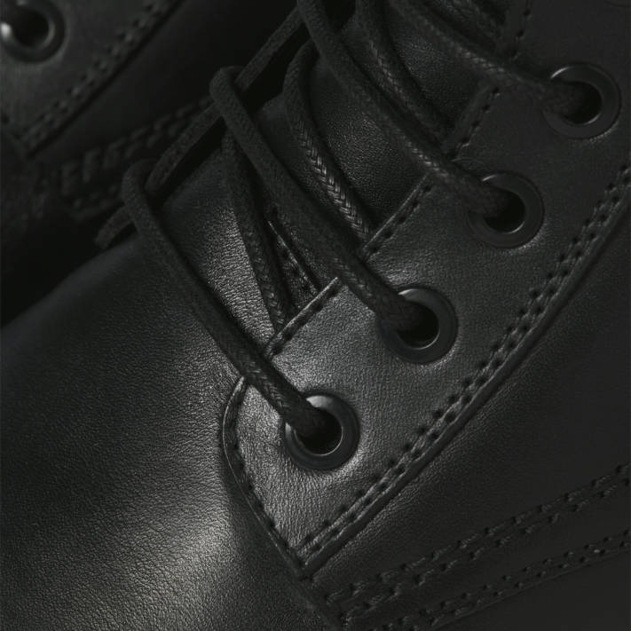 Μαύρο ανδρικό δερμάτινο μποτάκι