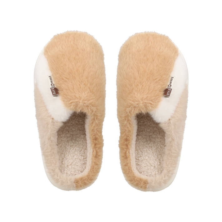 Camel slipper