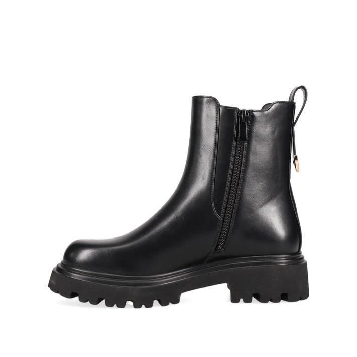 Black Chelsea bootie