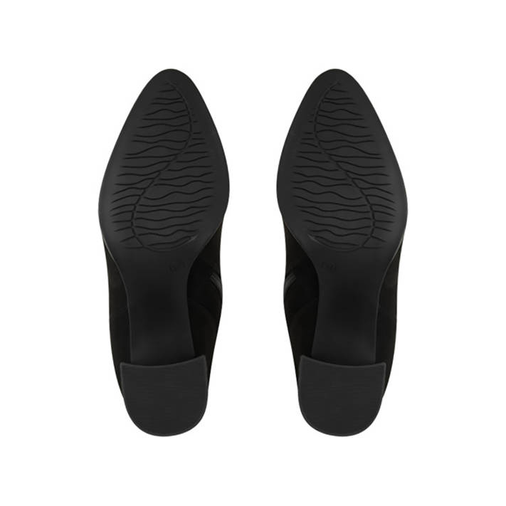 Μαύρη μπότα