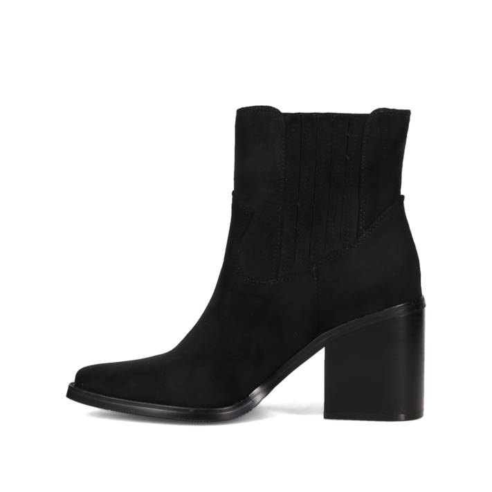 Μαύρο μποτάκι