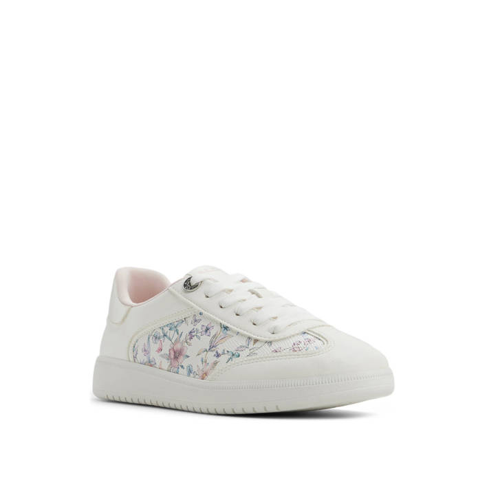 White sneaker AREANNE