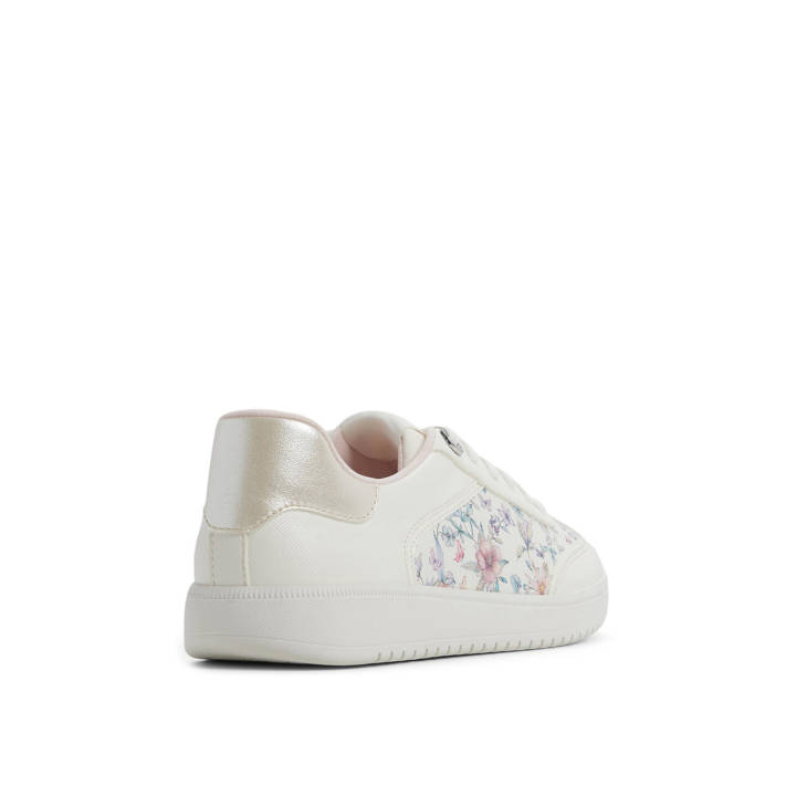 White sneaker AREANNE