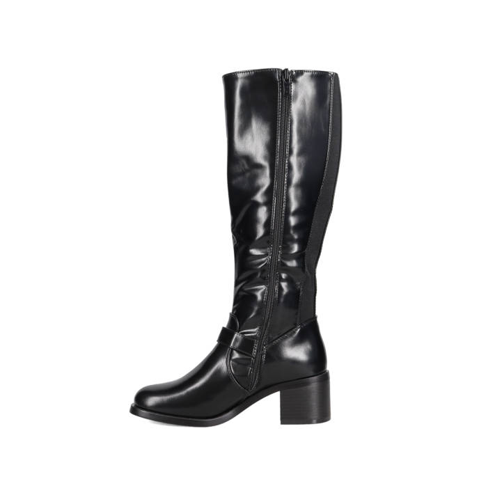 Black boot