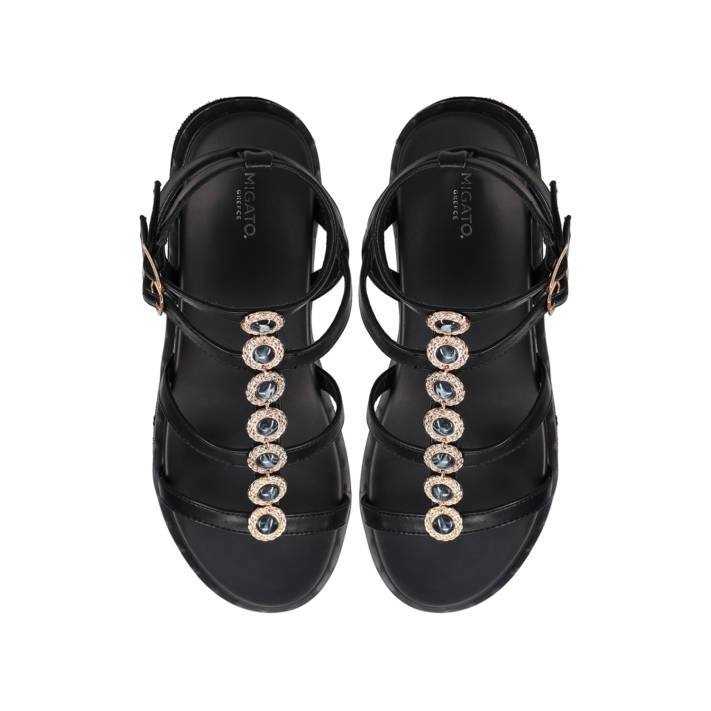 Black flatform sandal