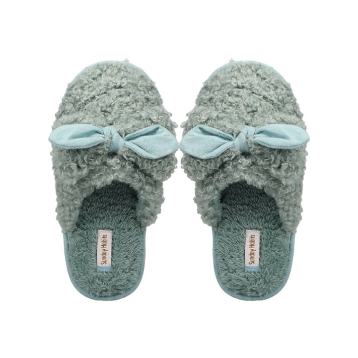 Light blue bouclé slipper