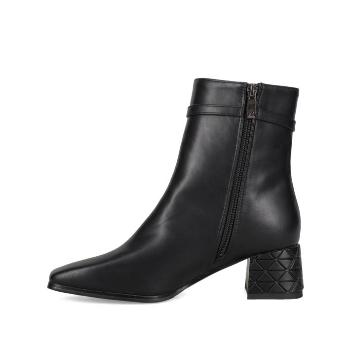Black bootie