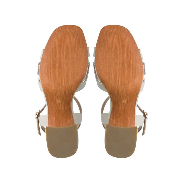 Ecru sandal