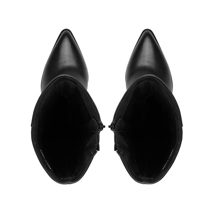 Black boot