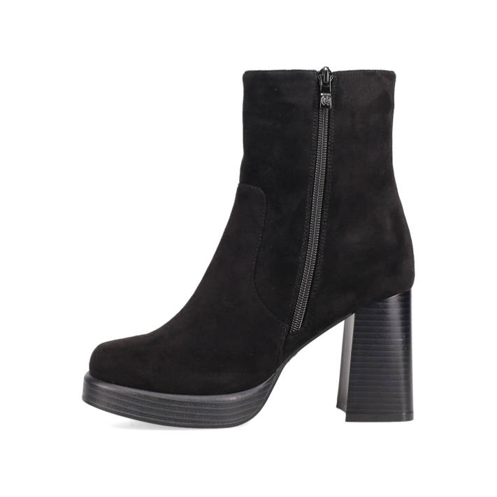 Black bootie