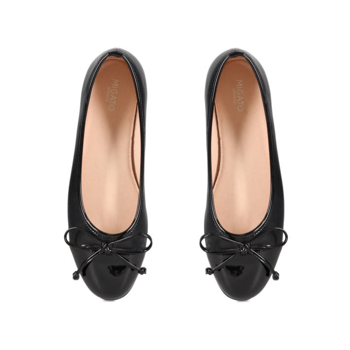 Black ballet flat