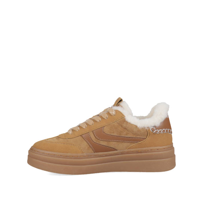 Camel sneaker