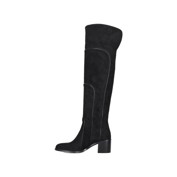 Μαύρη μπότα