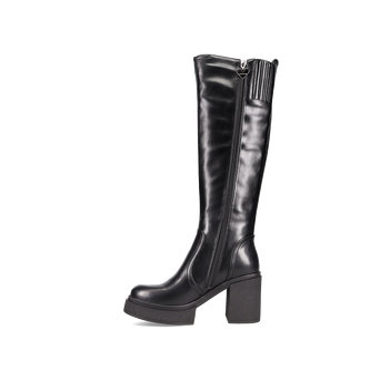 Black boot