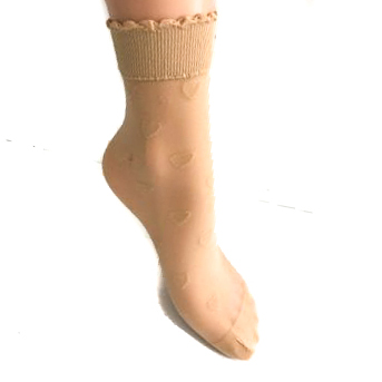 Μπεζ καλτσάκια με καρδιές